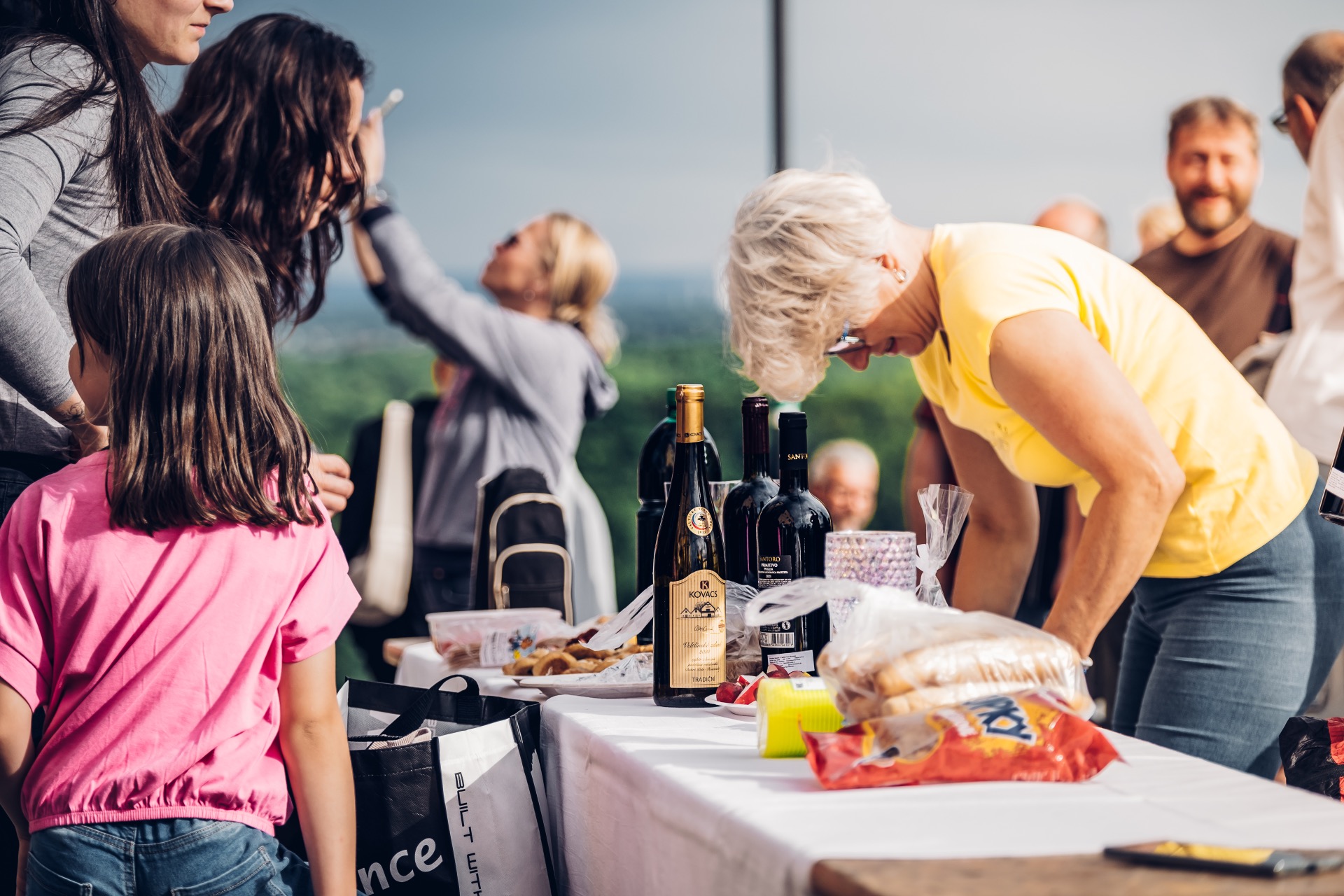 Fotografie 5 projektu Stoly nad soutokem/ Sousedská večeře na Mělníku