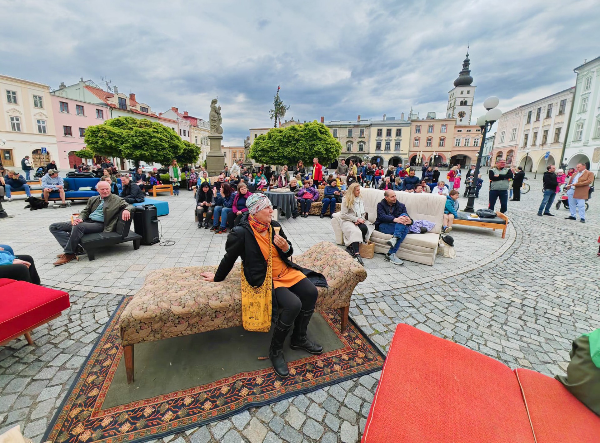 Fotografie 2 projektu NA POHOVKU / oslava narozenin Freuda